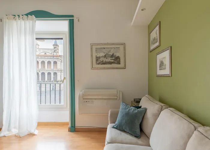 Iflat Cozy Flat With A View In San Giovanni Appartement